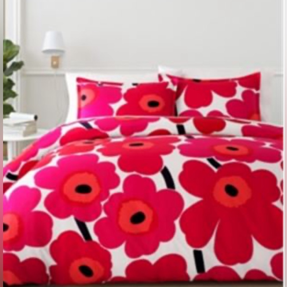 NEW Marimekko Unikko Red Comforter QUEEN + shams Msp 180.00 NO OFFERS